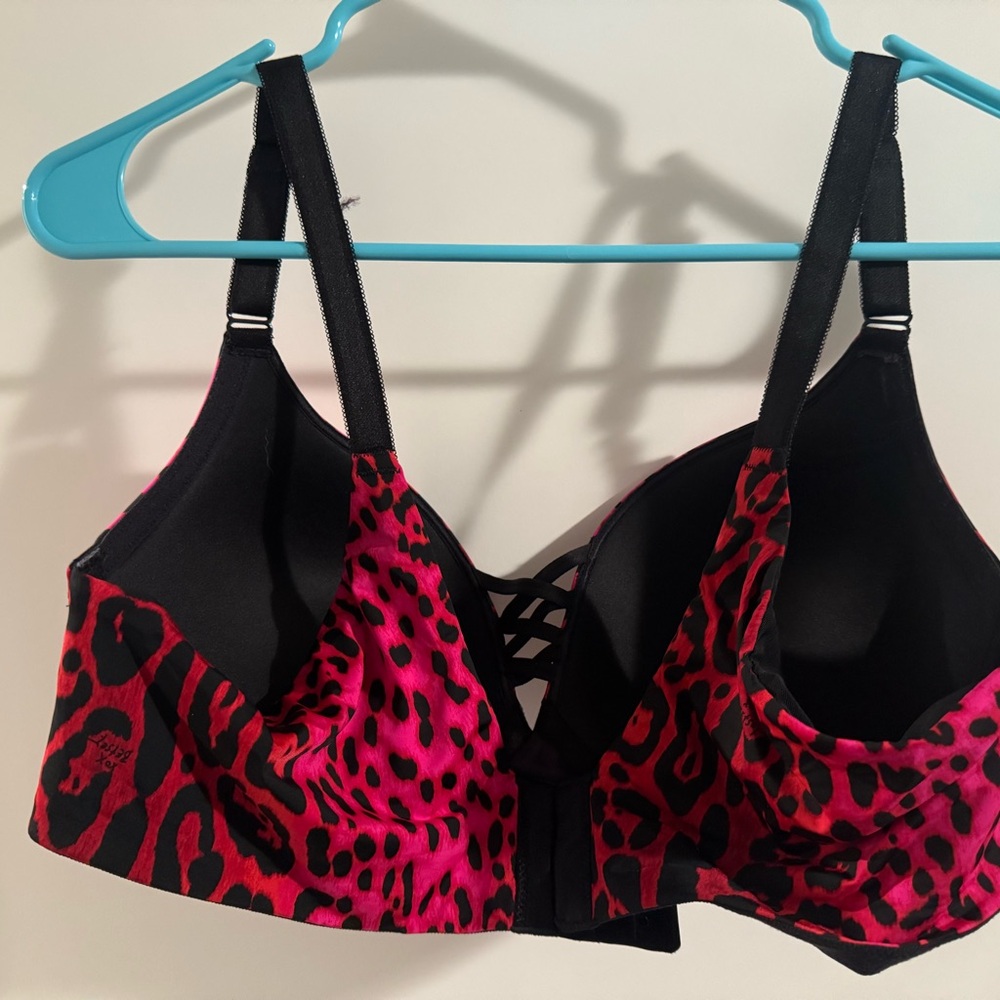 Vibrant Pink and Black Leopard Print Bra - Picture 2 of 3